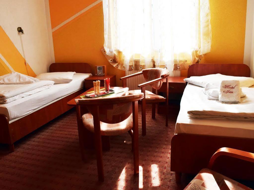 Hotel Jan Zhořelec Exteriér fotografie
